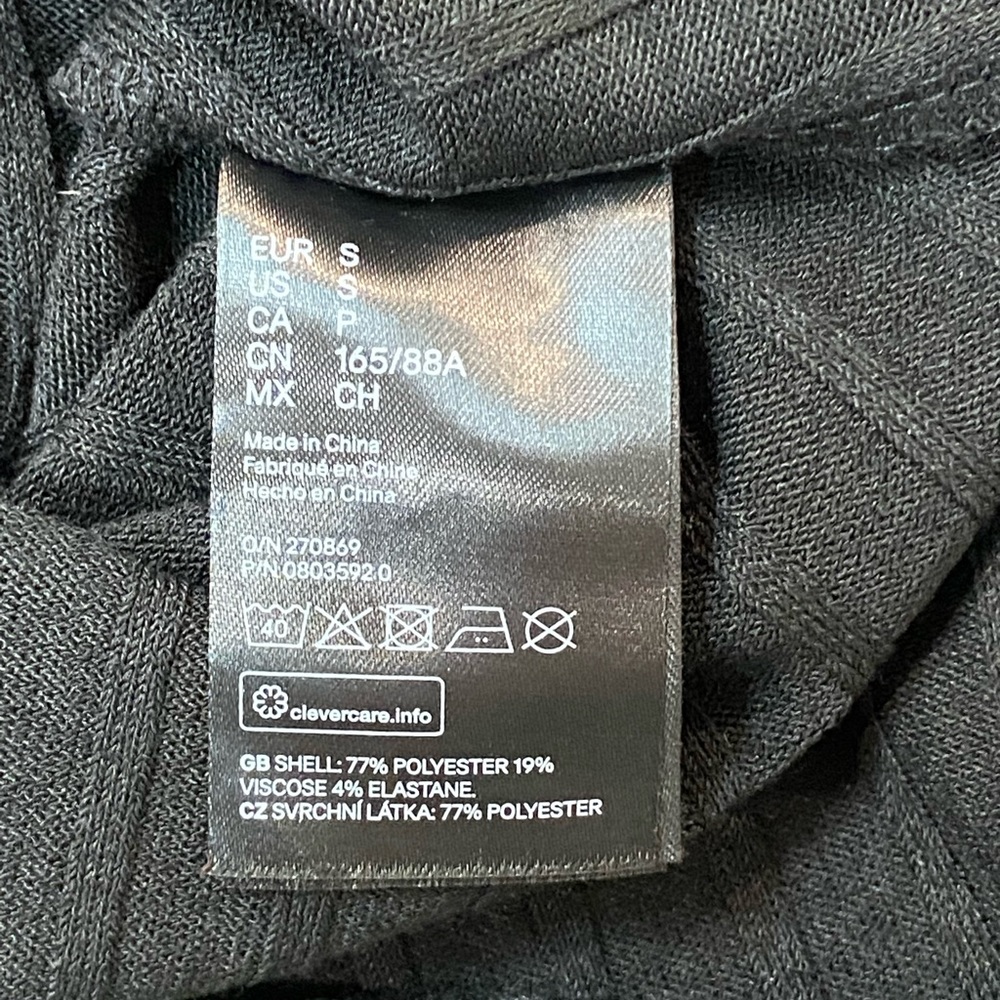 Form fitting LBD - Picture 4 of 4